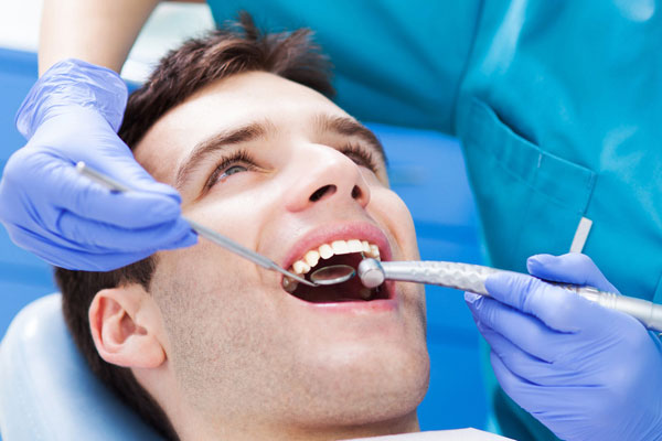 dental-implants-01 dental-implants-01 KHI RĂNG BỊ GÃY MỘT NỬA BẠN CẦN LÀM NHỮNG GÌ? KHI RĂNG BỊ GÃY MỘT NỬA BẠN CẦN LÀM NHỮNG GÌ? dental implants 01